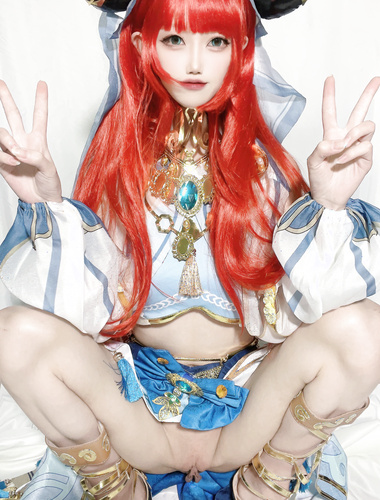 Xiaolu lost his NO.002 and took a selfie with the latest 1999 yuan.