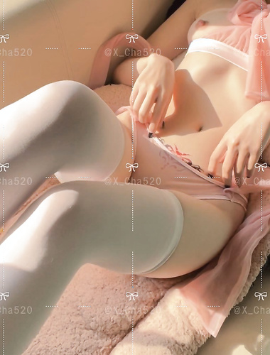 Apply-A girl with a warm and sunny atmosphere