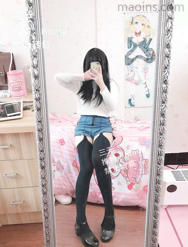 Three sets of 25 views