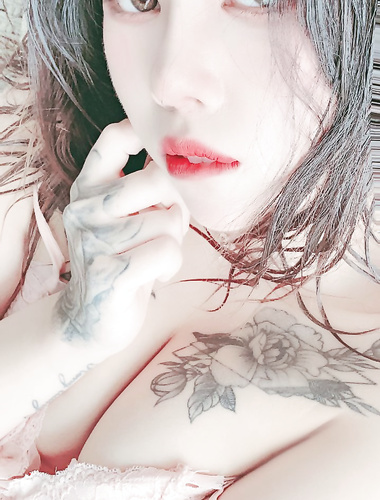 【絕版資源】著名重慶高顏值極品身材紋身樓鳳「汐汐」私密照、性愛視頻合集