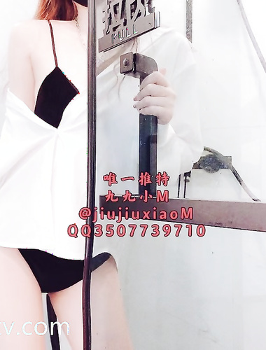 Pandangan Jiujiu Xiao M, selebriti internet terbaik yang telah mencapai kemuncak kerjayanya sejak debutnya.