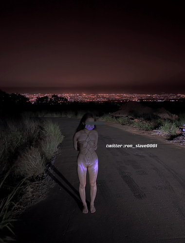 【极品萝莉调教】极品肉丝萝莉调教淫荡小母狗『芳雪儿』各种大尺度SM强制露出淫字喝尿暴力抽插