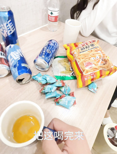 海角泡良大神【我的母狗房东】气质高贵的房东少妇像条狗一样被我栓在酒店门口灌满精液的小穴