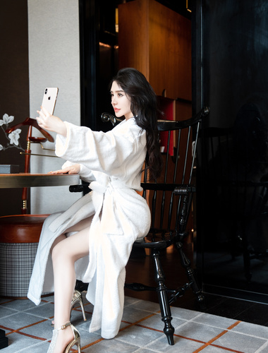 三月最新流出极品乳神【潘娇娇】大尺度私拍浴袍情趣蕾丝极品大奶三点全漏