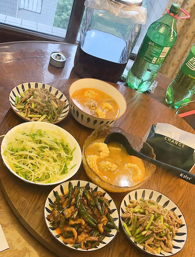 海角社區姐弟亂倫大神【豐乳肥臀的姐姐】2024年第一次跟姐姐兩人單獨會面無套內射逼里白漿溢出