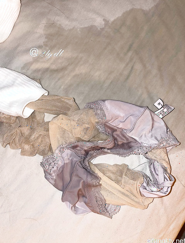 The best stockings slutty wife blogger "2Tgdt" meat stockings and white cotton stockings creampie and squirting