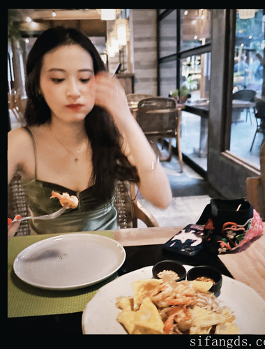 โมเตกิ กิโกะ นางแบบสีแดง Xiweisha ทริปภูเก็ต เผยภาพเบื้องหลัง (1)