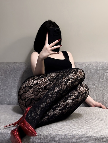 保守的二舅妈- 蕾丝蜜桃臀