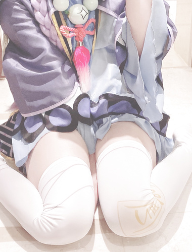 สาวน้อยน่ารักที่เกิดในปี 2000 "Qiongqiongjiang" ถูกพ่อของเธอเย็ดจนน้ำลายไหลมาก หอยเป๋าฮื้อสีชมพูตัวน้อยที่สะอาดและบริสุทธิ์ได้รับการตรวจสอบโดยโต้ง