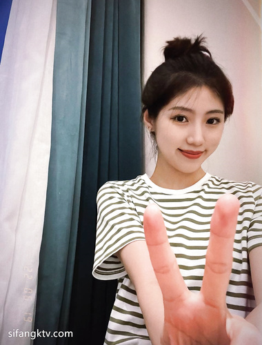 武漢的瓜友注意了武漢大學[楊帆]極品班花無情被包養！性愛小視頻完整流出！