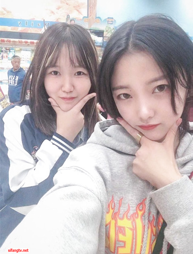 A beautiful young lady who is a fitness trainer in Shanghai is willing to have a 3P facial and oral sex with a powerful man for money~showing her colorful life