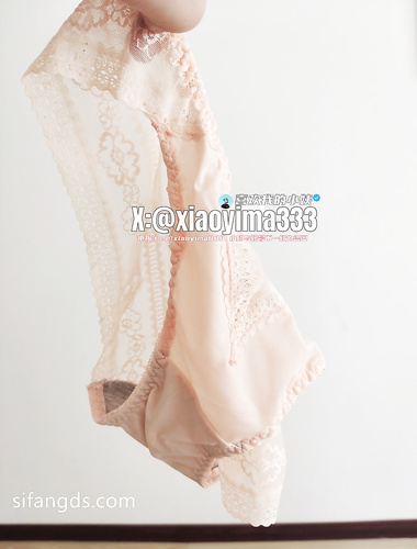 最新8月OF订购②，极品乱伦姨侄恋【小姨妈】风韵知性女人味，喜欢我的小姨，露出调教各种啪啪，当着孩子面肏