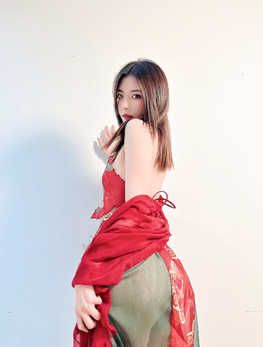 抖音百万网红【陈妮妮】极品美臀微密圈VIP视图福兔迎春