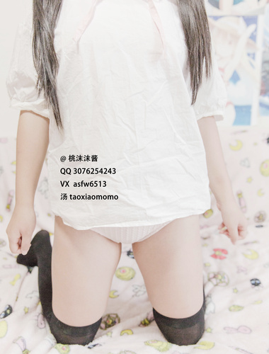 青葱校园反差学妹『桃小沫沫』可爱双马尾