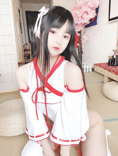 桜井寧寧 NO.001 女巫