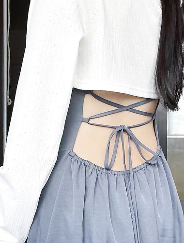 高颜值白富美女教师『牛奶可可』穿的特别淑女的去学校，