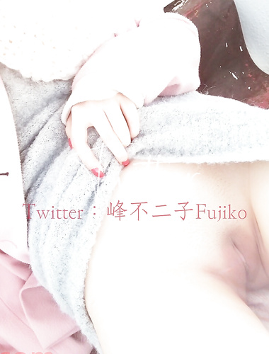 【深夜企劃】極品模特【峰不二子】-露臉私拍流出399檔次