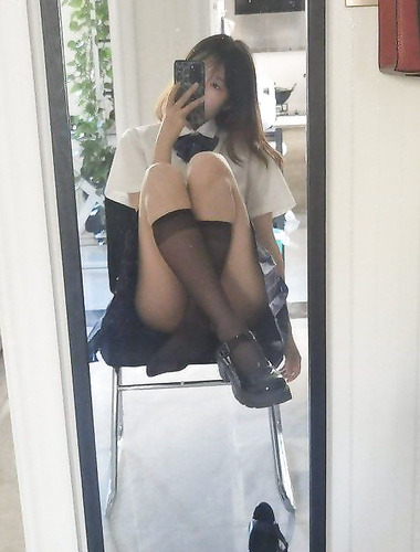 顶级反差小母狗【项上齿痕】被爸爸调教3P，清纯小妹妹彻底被调教成下贱小母狗，一线天馒头穴各种露出很敢玩