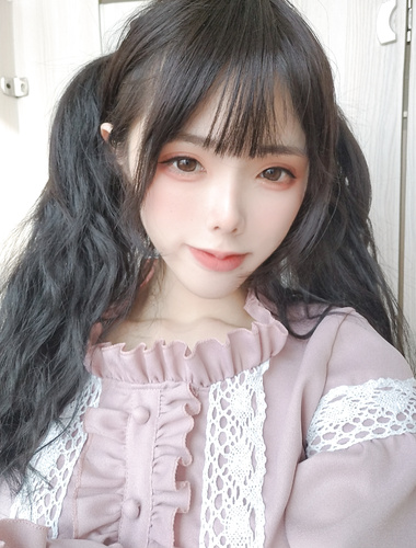 喵小吉闺蜜【TiTi钛合金】公厕露出，路边K房露出，素人自拍，三点全露