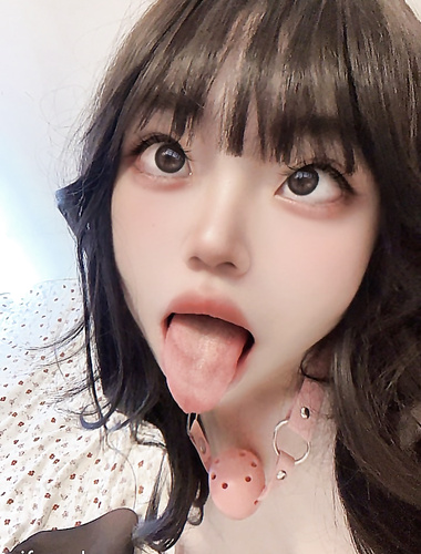 [2025 New Stream] Cute Lolita Bitch! Twitter Face Welfare Ji [Little Lamb Meow] Heavy threshold view, naked dance, anal enema, props masturbation