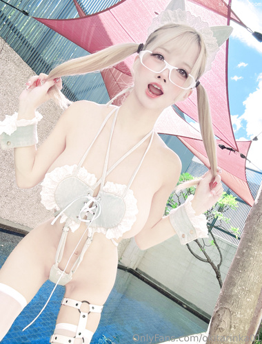 【2025年最新流出】しょっぱくて甘いOnlyFans超巨乳女神【沖田凛花】デニムキャット