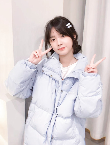 上海浦東xx學院 鄭x恩 21 B 在讀學生 乖巧懂事身材好 有性癮