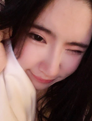 推特极品颜值母狗，身材超赞，蜜穴淫水超多，鸡巴插完再用手玩弄，高潮喷水