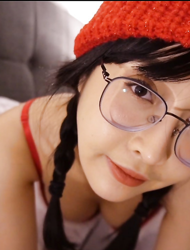 萬狼求檔OnlyFans斯文眼鏡反差小姐姐【deerlong】私拍合集,極品中的極品天生的肉便器,純情少女展現精湛口活兒口爆吞精