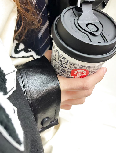 Twitter chuyên treo ảnh nhan sắc của Loli God "Qing" Hàng trăm người đã giết chết rất nhiều em nhỏ trong sáng, tưởng chừng như trong sáng của nữ sinh JK thực chất là một em gái háo hức được lấp đầy tinh dịch