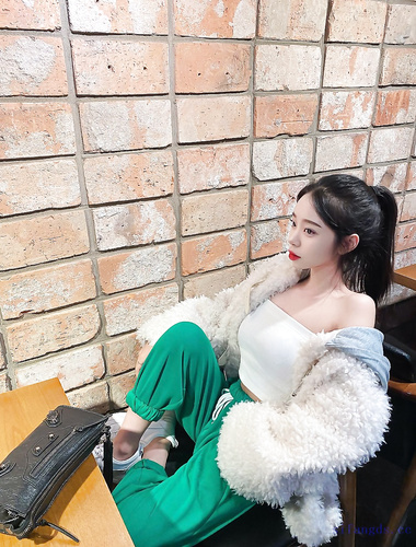 South Korea's top girl group hot dance net celebrity Zeng Yimllnjx hot dance masturbation welfare