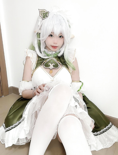 매우 부드러운 코저, 핑크색 작은 로리, 그 모습은 여전히 매우 매력적이며, 모든 종류의 대규모 에로틱한 코사 사람들이 침을 흘립니다.