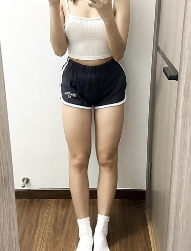 超嫩大一小母狗，唇瓣粉嫩精致且多汁，多种道具自插蜜穴，迅速高潮，淫液白浆齐流