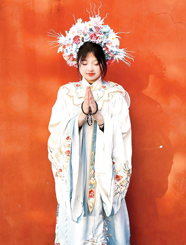 Phần mềm xã hội Dashen [tình dục trực tuyến] sử dụng những ân huệ nhỏ và các thủ thuật trực tuyến và ngoại tuyến chuyên nghiệp để chơi với các nữ sinh 19 tuổi, học sinh giỏi