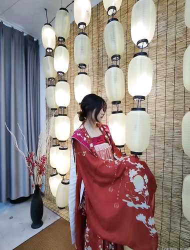 Nhiếp ảnh gia Xun Hualang - Hẹn gặp trực tuyến với cô gái xinh đẹp từ Trường Nghệ thuật 2006 để chụp ảnh và sau đó lái xe đến nơi hoang dã để quan hệ tình dục