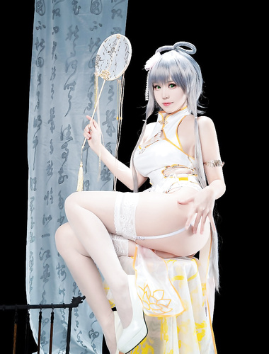 miko醬 – 洛天依旗袍