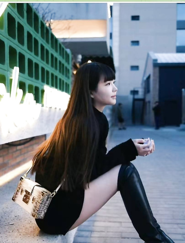 雲盤高質露臉泄密！北京貧乳小姐姐【王妤昔】性愛自拍流出