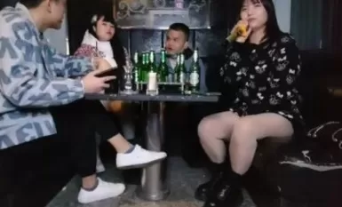 아내 바꿔치기 스카우트는 4P 데뷔 또는 원래의 맛, KTV 노래와 술로 돌아 가기 위해 오랫동안 방영되지 않았습니다.