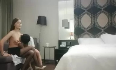 The first thing you need to do is to get a good deal of money to buy a car model. Heavy about high-end periphery, 180cm superb car model, long legs black silk, tender Bao dislike face