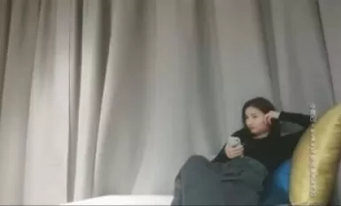 Gadis persisian yang saya temui di APP itu sangat culas sehingga dia menanggalkan pakaiannya dan mahu disentuh. Dia menyentuh dirinya dan menjerit.