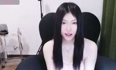 Stripchat new goddess Rainybaby debuts in full nude masturbation show (10)