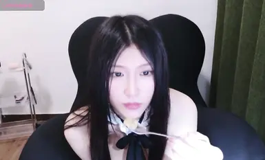 Stripchat 新女神降临Rainybaby首次门票大秀全裸自慰绝美(14)