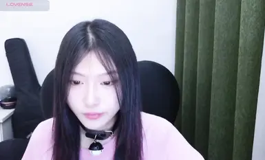 스트립챗 신인 여신 레이니베이비, 누드 자위쇼 데뷔 (23)