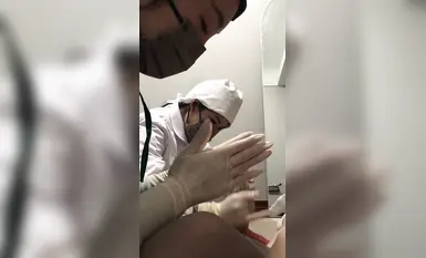 Bác sĩ và y tá chuyên nghiệp trích xuất tinh trùng, footjob, bú cặc, đồng phục chuyên nghiệp, nhiều loại vớ tương phản, trích xuất tinh trùng bằng chân lụa (3)