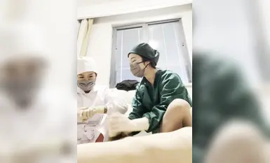 Doctors and nurses professionally extract sperm, footjob, cock-sucking, professional uniforms, various contrasting stockings, silk feet extract sperm (5)