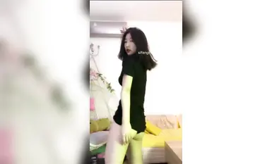 แม่มดสาวที่เป็นแม่ในชั้นปีสุดท้ายของมหาวิทยาลัย เธอทนความเหงาไม่ได้เลยเมื่อยังเด็ก เธอจึงเต้นรำเปลือยกายในที่ส่วนตัว ซึ่งสามารถบรรเทาความต้องการที่จะถูกจับตามองและตอบสนองความต้องการของพี่ชายในรายชื่อได้ (2)