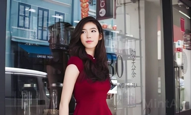 Singaporean master's and doctoral students, contrasting bitch, loves big cocks, licks them and puts them in her pussy, pulls them out and licks them clean, it's true that the higher the education, the more slutty the woman is (3)