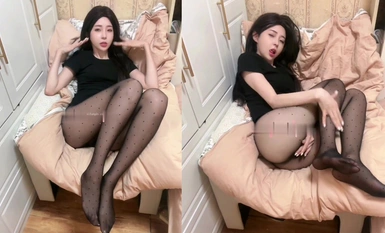 Tiran tempatan membelanjakan banyak wang untuk menyesuaikan lubang muka jalang kecil terbaik dalam bingkai swafoto berskala besar yang sama (1)