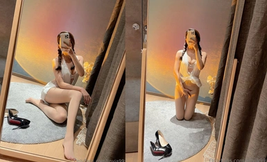 極品身材黑絲少婦，黑絲美腿自慰揉胸 (1)