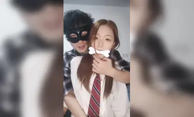 19岁极品小母狗，身材超棒，被猥琐男调教蹂躏，各种道具齐上阵，高潮娇喘不断(25)