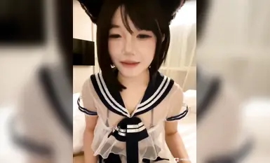 高い容姿の美しい女の子、白い柔らかい大きなおっぱい、小さなロリ、純粋で魅力的な、犬のケージで自慰行為、極端なコントラスト、雌犬（5）